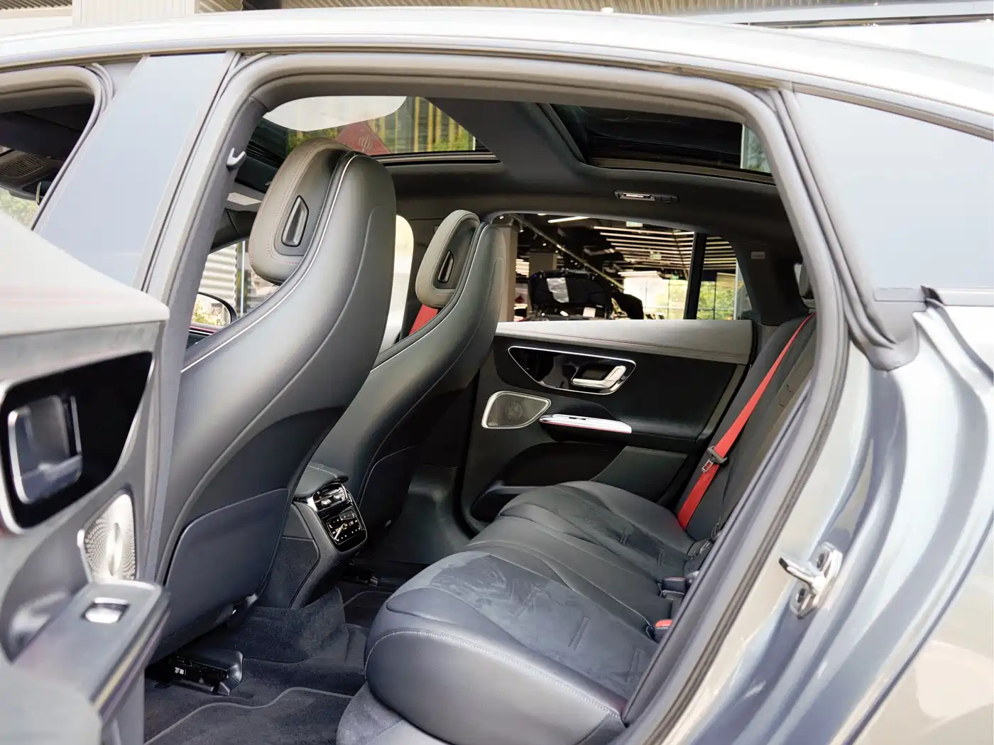 Mercedes-Benz EQE AMG 2023 AMG EQE 53 4MATIC+ фото 15