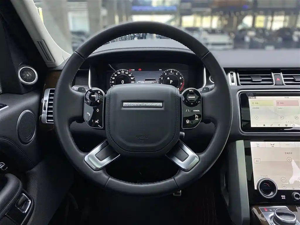 Land Rover Range Rover 2022 3.0 L6 400PS Heritage Extended Classic Edition фото 15