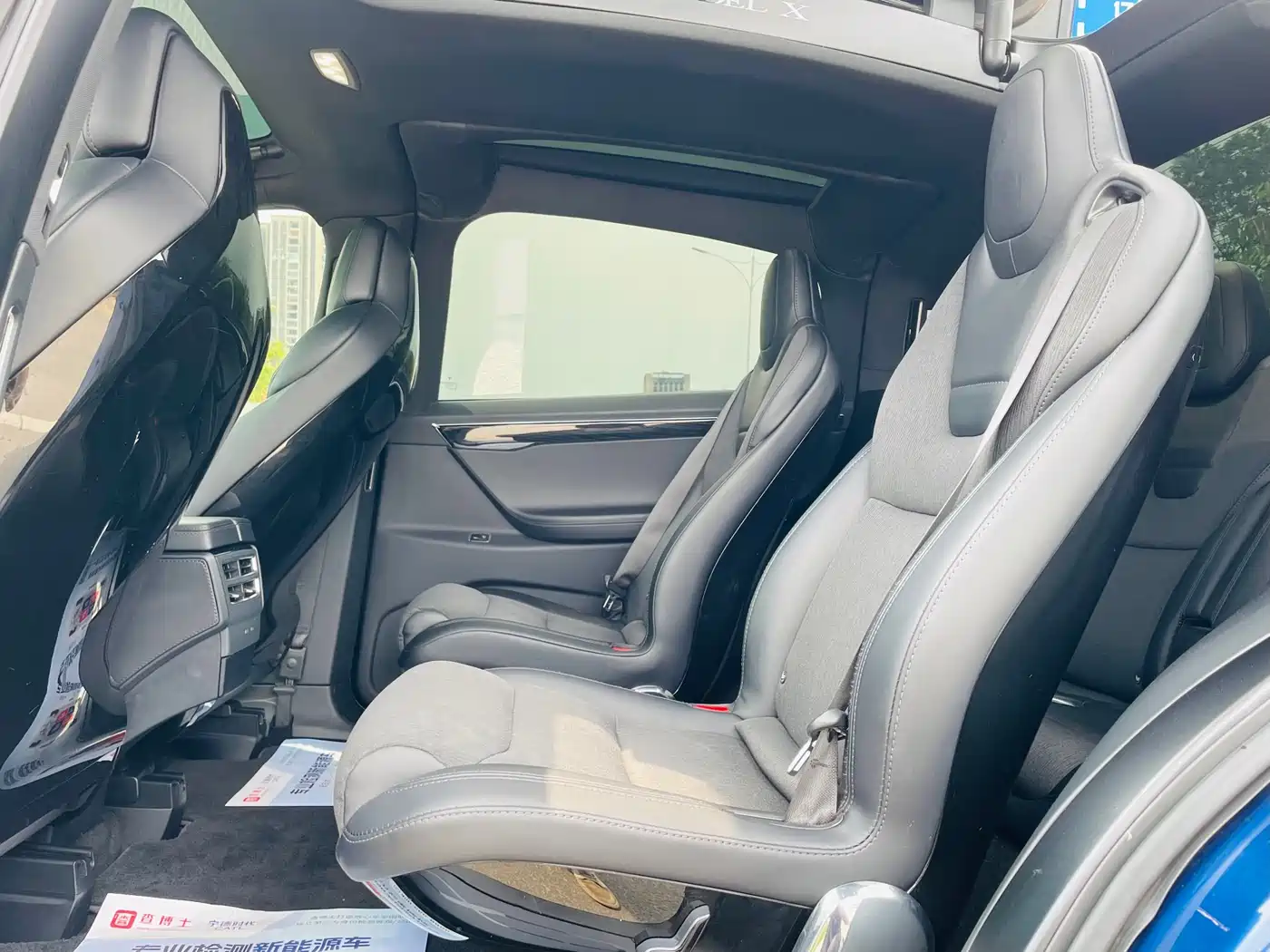 TESLA MODEL X