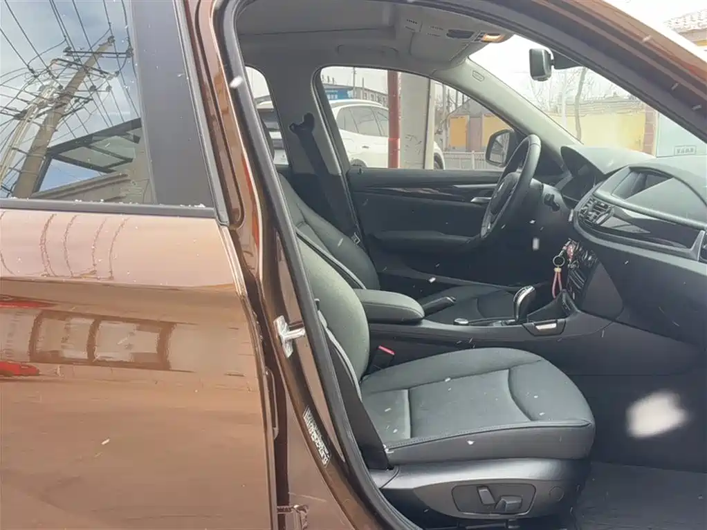 BMW X1 2015 Model sDrive18i Leading Advanced Edition фото 4