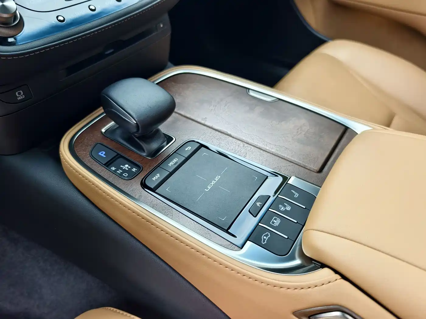 Lexus LS 2022 2021 500h Excellence Edition