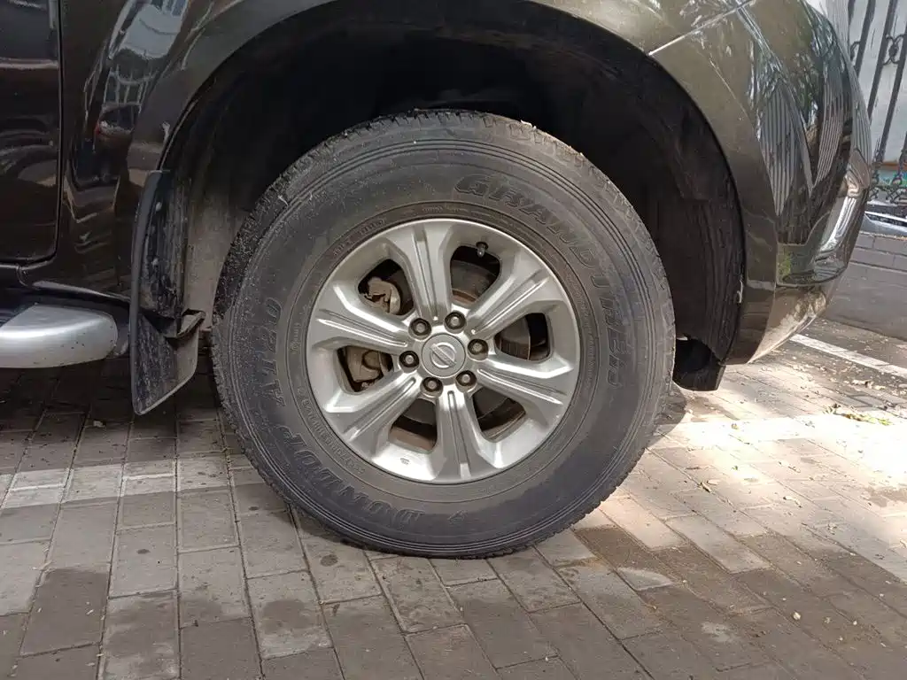 Nissan Navara 2018 2017 Model 2.5L Automatic 2WD Luxury QR25