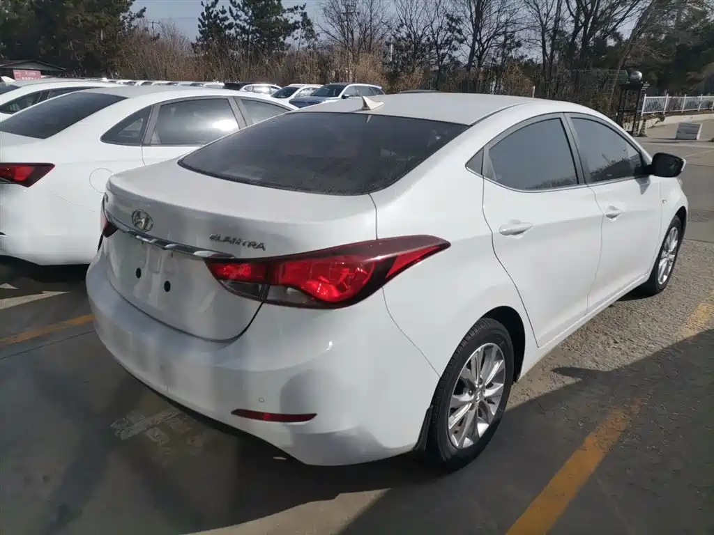 Hyundai Langdong 2016 1.6L Automatic Smart Edition фото 5