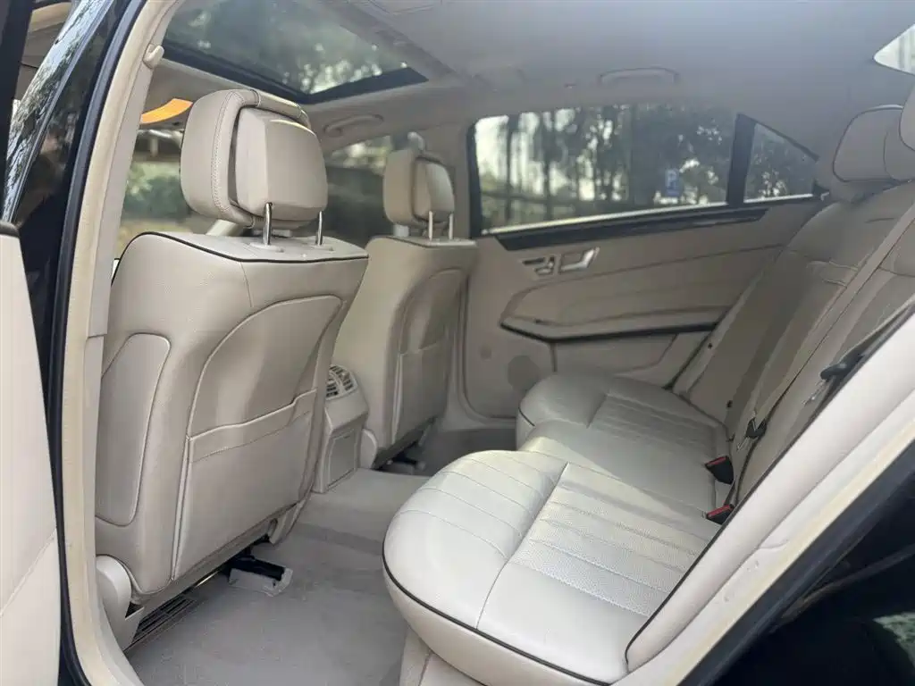 Mercedes-Benz E-Class 2015 E 260 L Sport фото 13