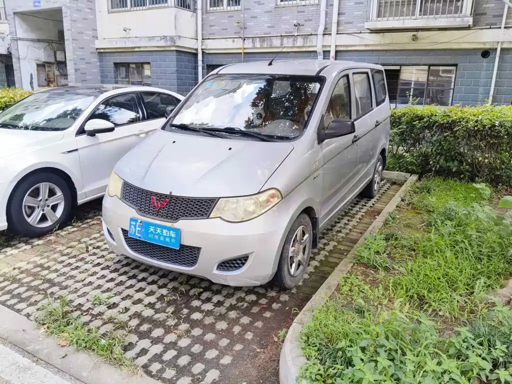 Wuling Motors Wuling Hongguang 2013 2013 1.5L Basic