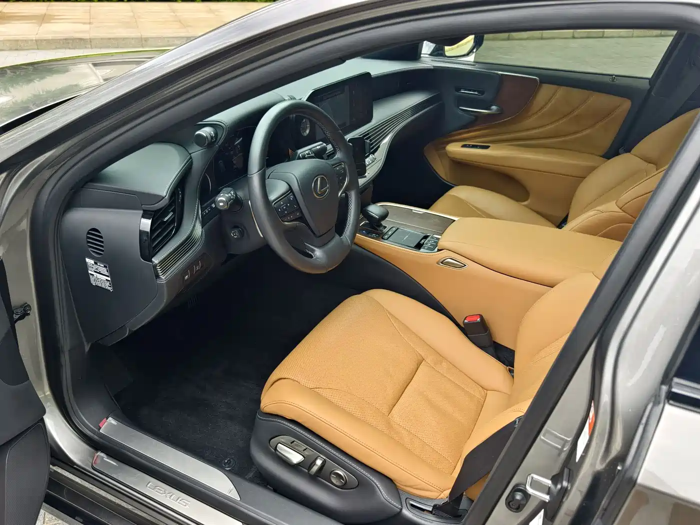 Lexus LS 2022 2021 500h Excellence Edition