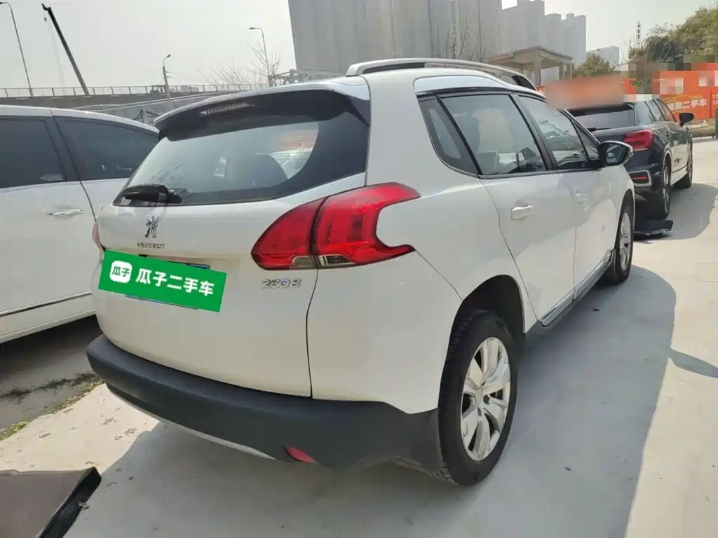 Peugeot 2008 2014 1.6L Automatic Fashion Edition фото 5