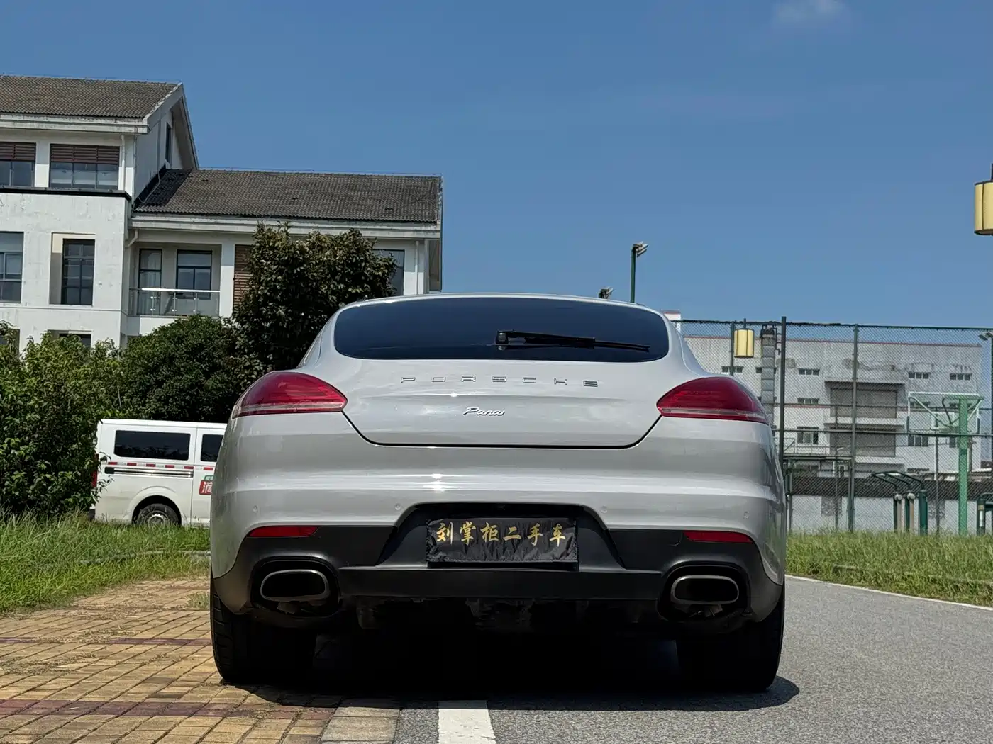 Photo 8 - Porsche Panamera