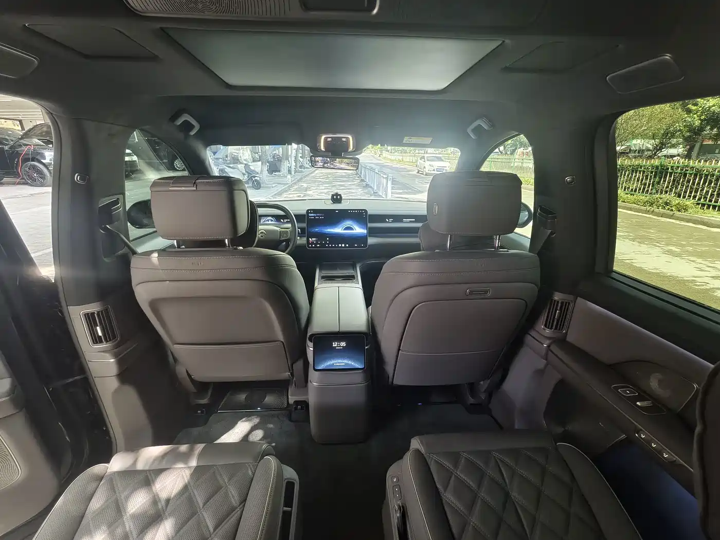 NIO ES8 2026 2025 Model 6-Seat Executive Luxury Edition