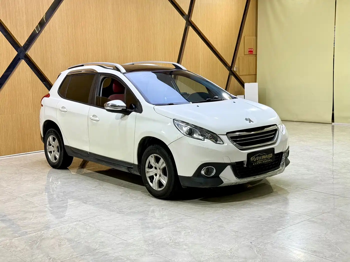 Peugeot 2008 2015 1.6L Automatic Cool Edition фото 3