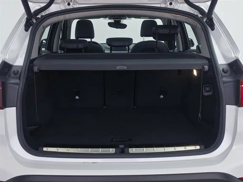 BMW X1 2016 sDrive18Li Premium Model фото 16
