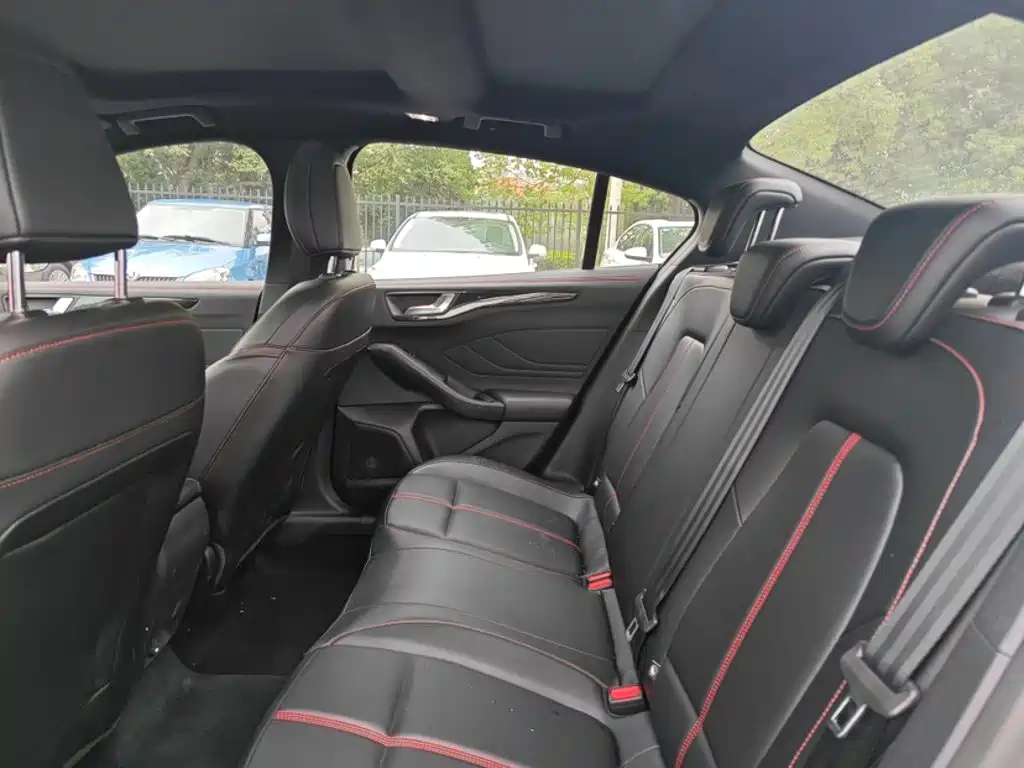 Ford Focus 2023 2022 Sedan EcoBoost 180 Automatic ST Line
