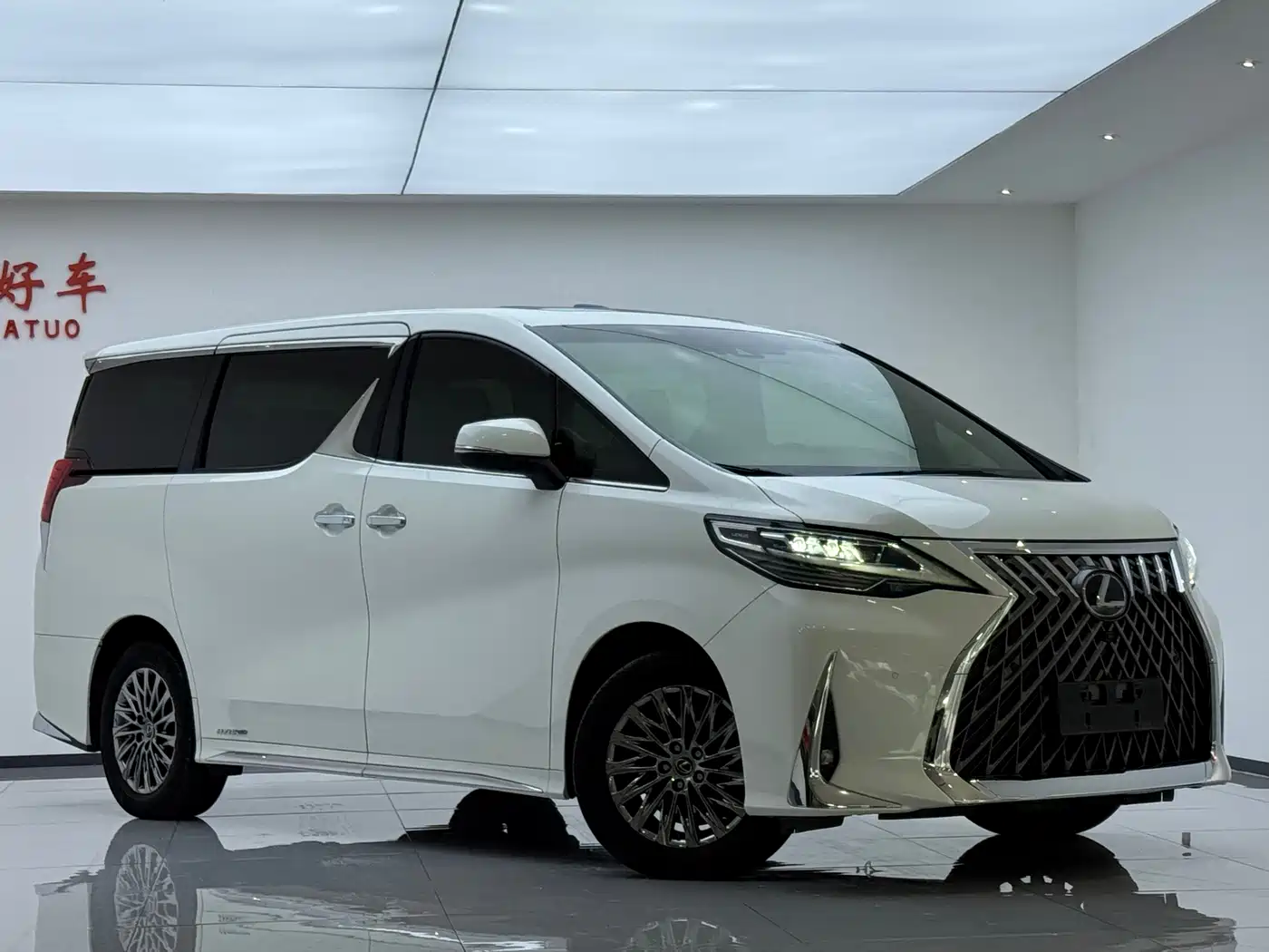 Lexus LM 2020 2020 300h Seven-Seater Elegance Edition