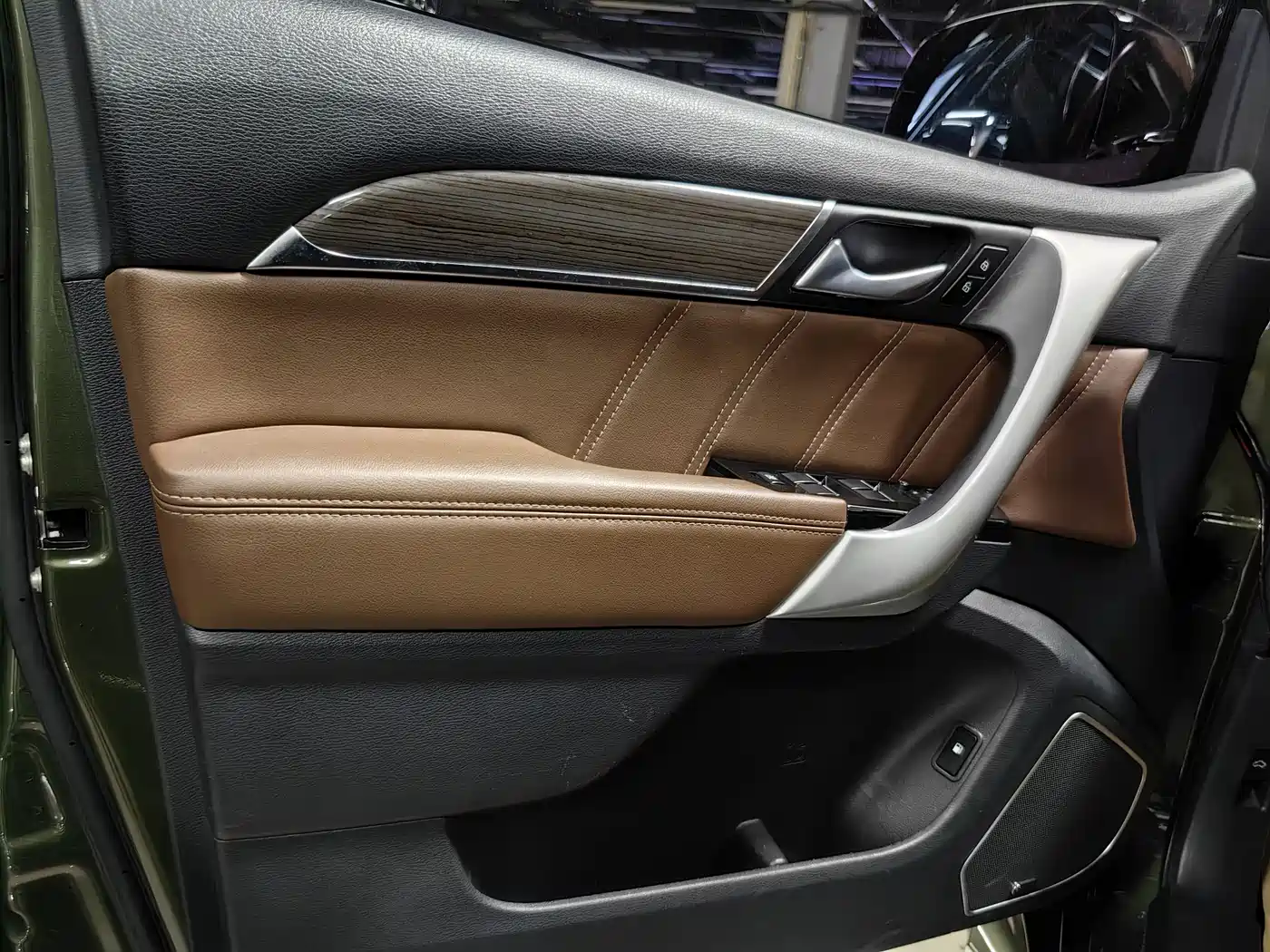 Haval H9 2016 2.0T 4WD Luxury 7-seater фото 16