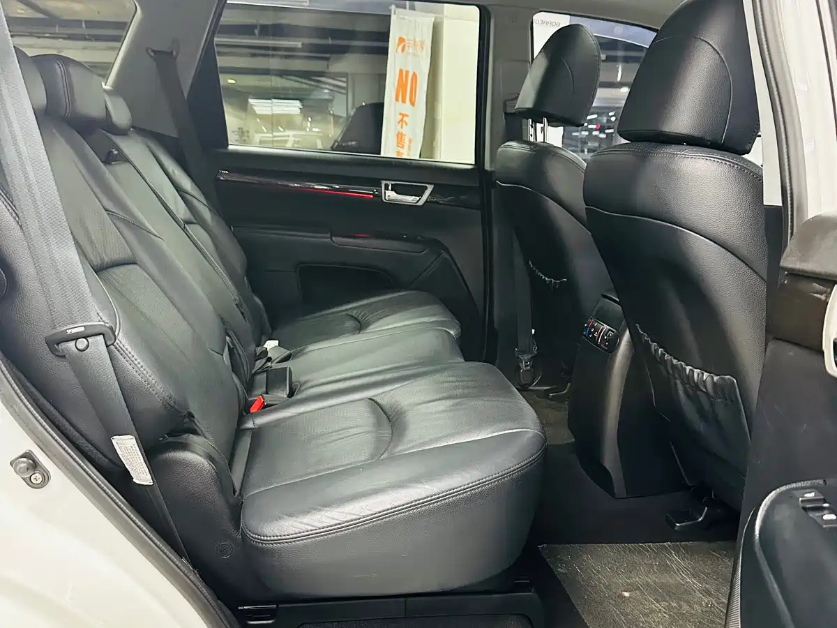 Kia Borego 2015 2015 3.8L Luxury Edition China V