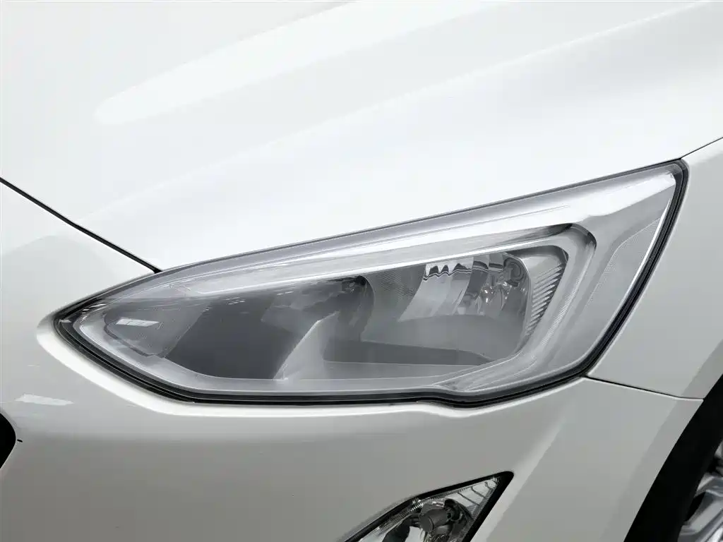 FORD FOX