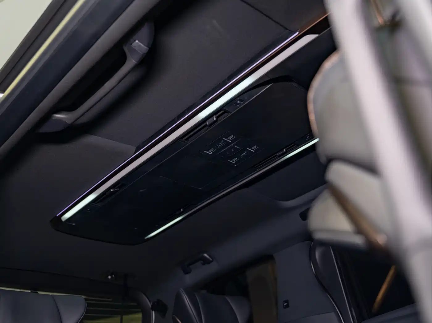 Toyota Alphard 2025 Hybrid 2.5L Prestige Gold Edition фото 14