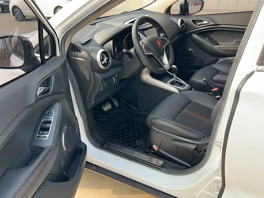 BYD Yuan 2017 1.5L Auto Cool Connect фото 18