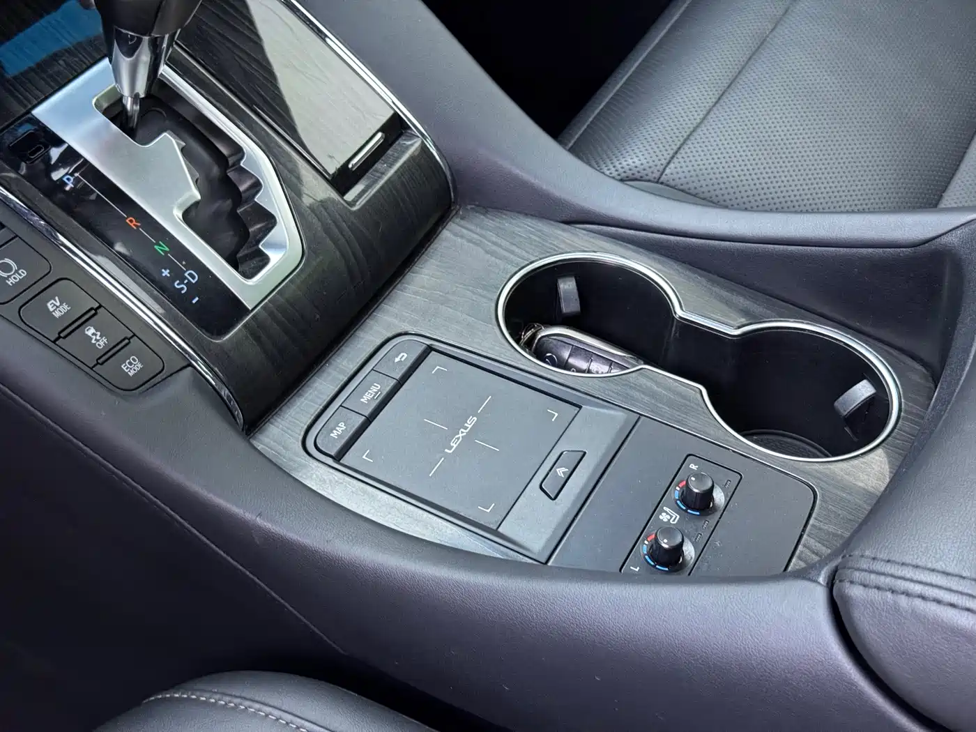 Lexus LM 2020 2020 300h Seven-Seater Elegance Edition