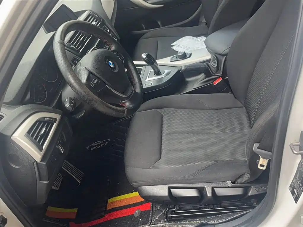 BMW 1 Series (Import) 2013 Facelift 116i Leading Model фото 6