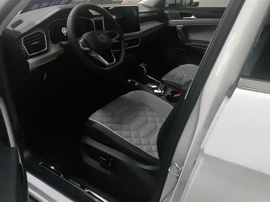 Volkswagen Tayron 2024 300TSI 2WD Luxury Plus Advanced фото 9