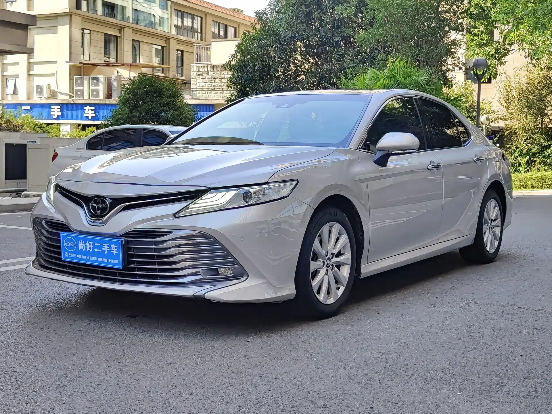 Фото 1 - Toyota Camry