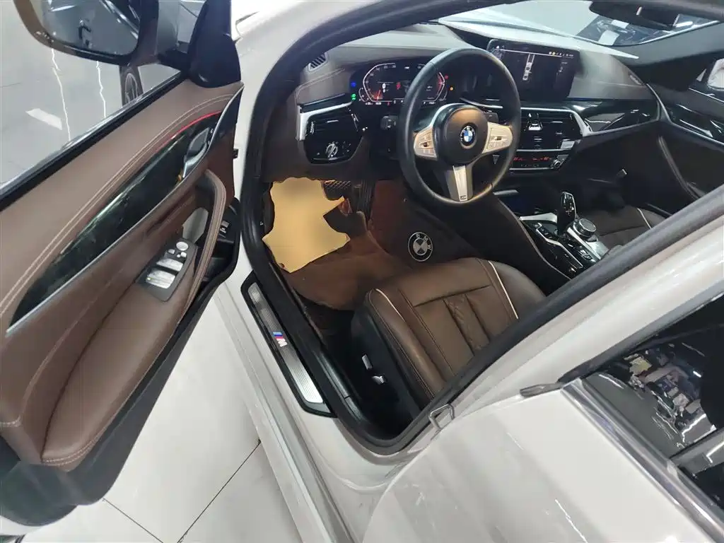 BMW 5 Series 2022 Model Second Facelift 525Li M Sport Package фото 16