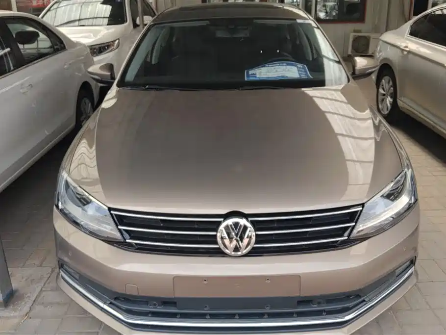 Volkswagen Sagitar 2015 230TSI Automatic Luxury фото 2