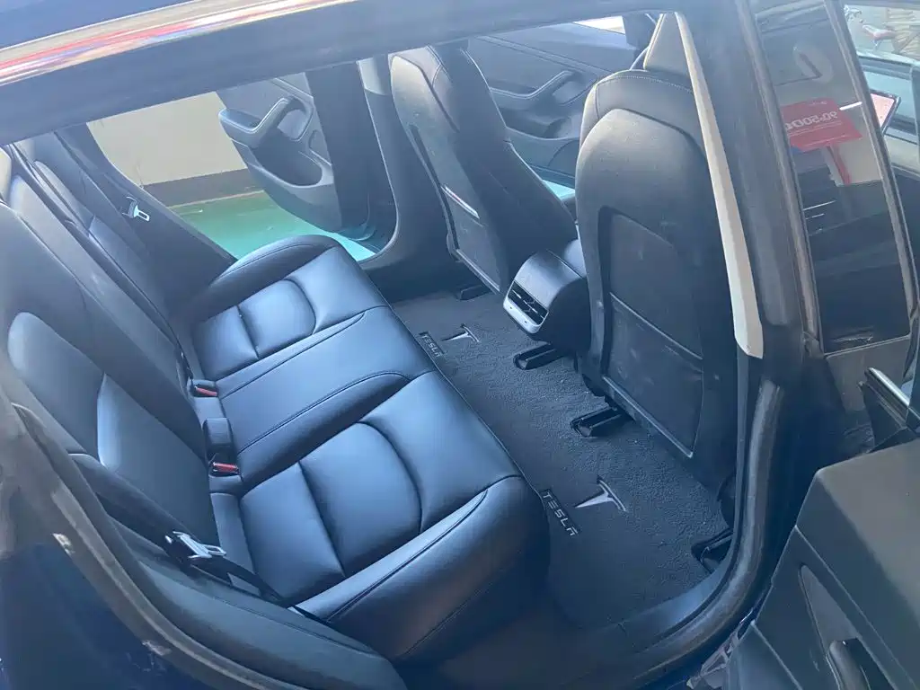 Фото 8 - Tesla Model 3