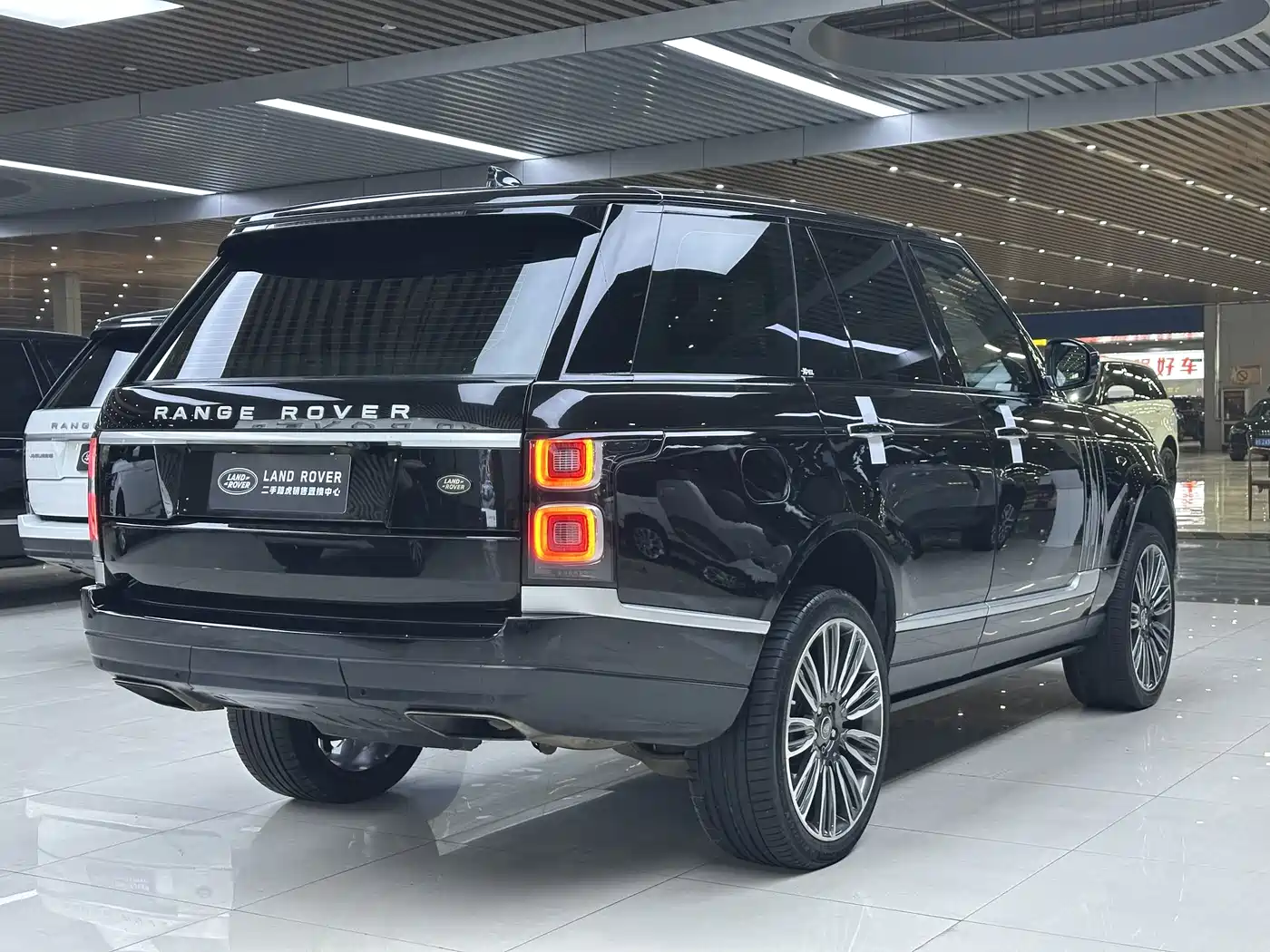 Land Rover Range Rover 2019 3.0 SCV6 Heritage Edition фото 15