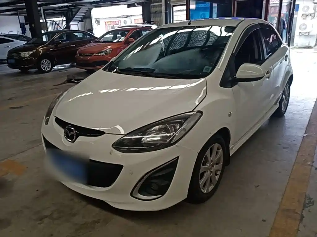 Mazda 2 2015 2012 Hatchback Dynamic 1.5L Automatic Value Edition