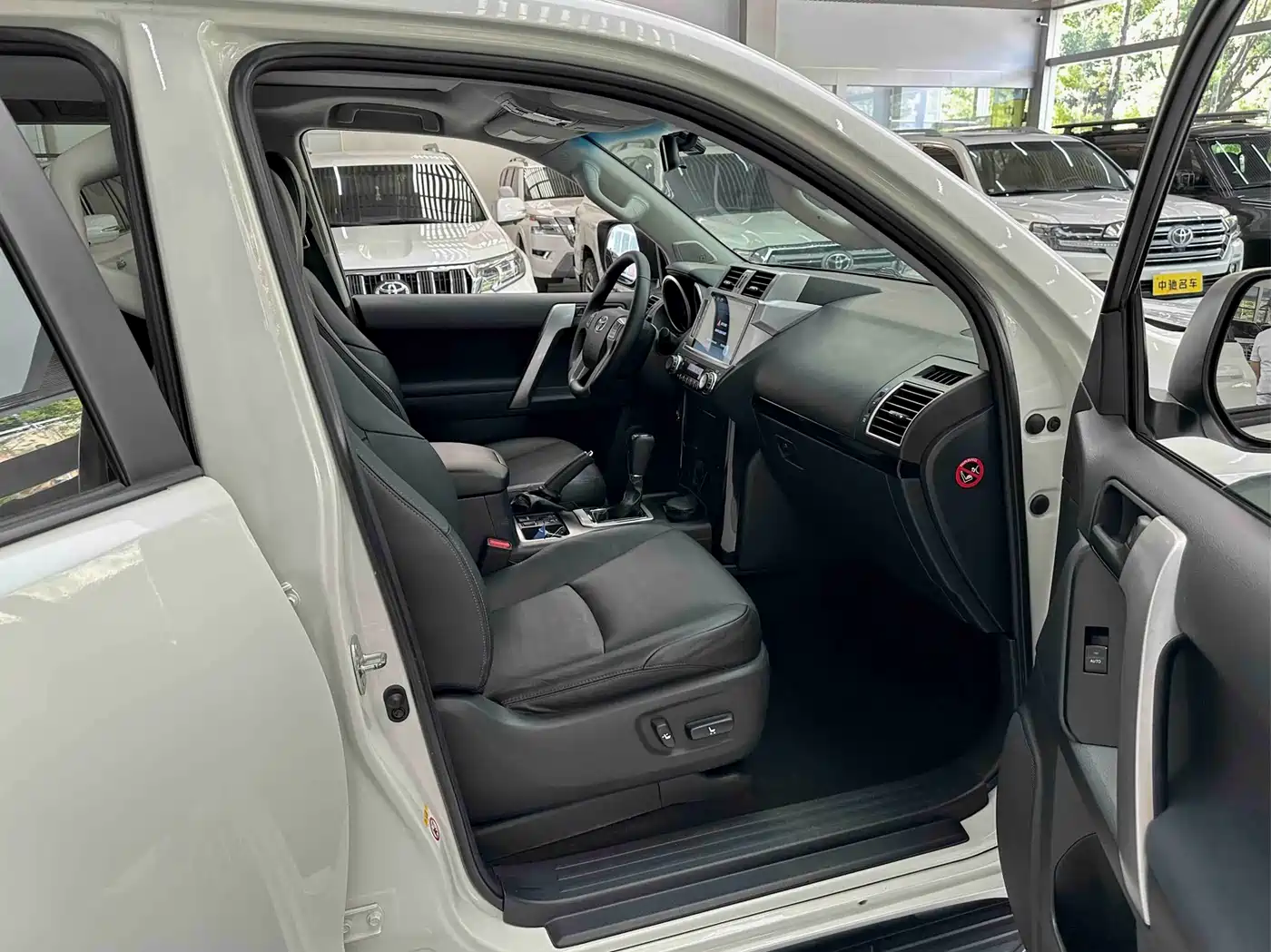 Toyota Prado 2016 2.7L Auto Luxury Edition фото 11