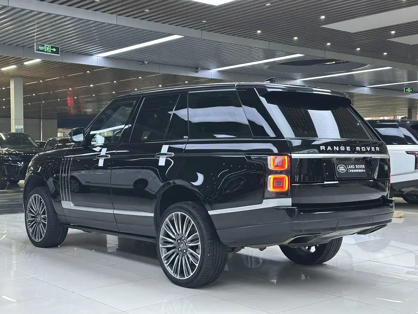 Land Rover Range Rover 2019 3.0 SCV6 Heritage Edition фото 13