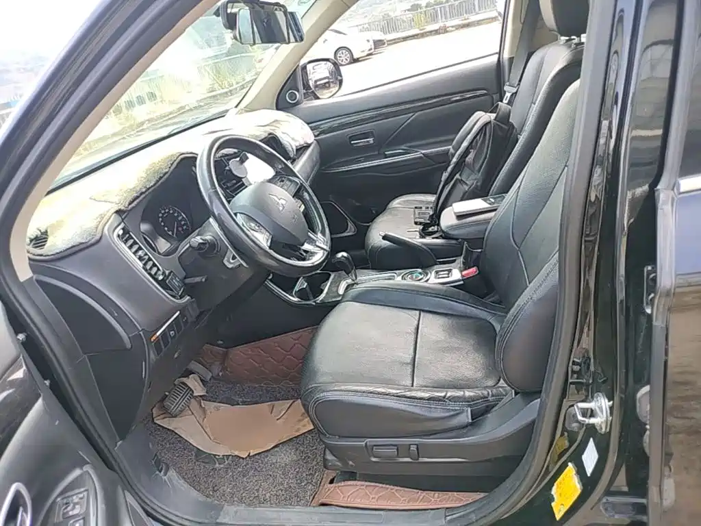 Mitsubishi Outlander 2017 2016 2.4L 4WD Elite Edition 5-seater