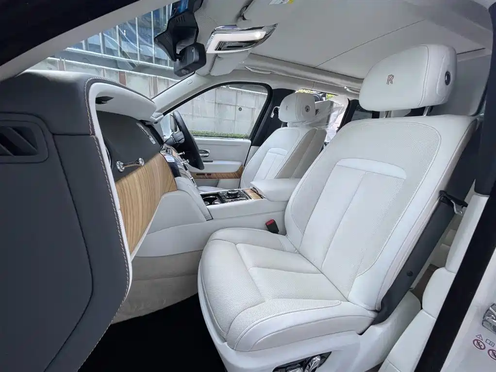 Rolls-Royce Cullinan 2024 4-Seater фото 14