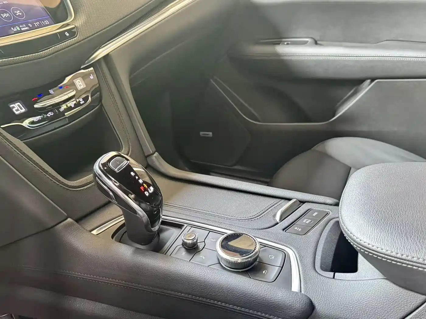 Cadillac XT5 2024 2024 2.0T AWD Luxury (Hummingbird Edition)