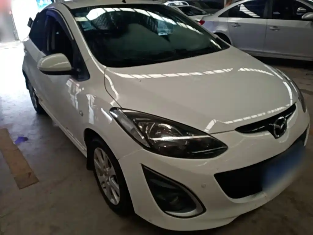 Mazda 2 2015 2012 Hatchback Dynamic 1.5L Automatic Value Edition