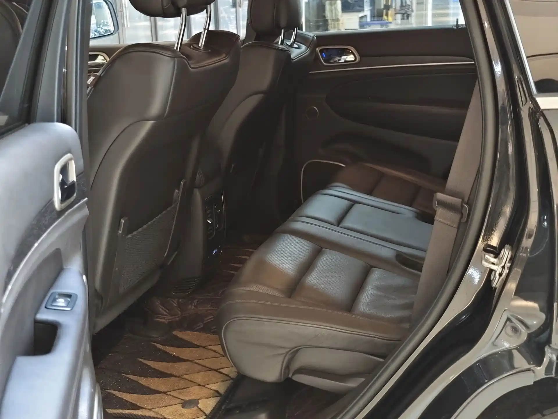 Фото 14 - Jeep Grand Cherokee (Import)