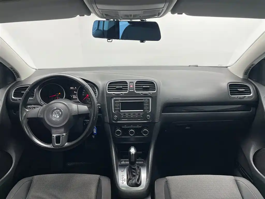 Volkswagen Golf 2012 1.6 Automatic Comfort Type фото 16