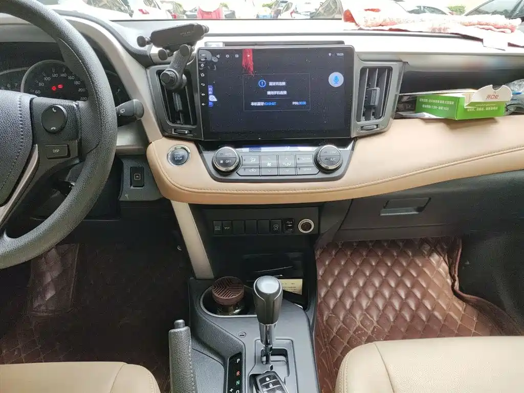 Toyota RAV4 Rongfang 2016 2.0L CVT 2WD Trend (China V) фото 6