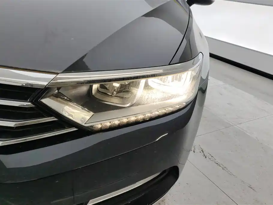 Volkswagen Magotan 2017 330TSI DSG Luxury фото 5
