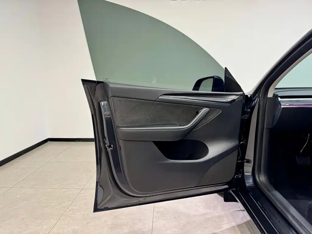 Фото 15 - Tesla Model Y