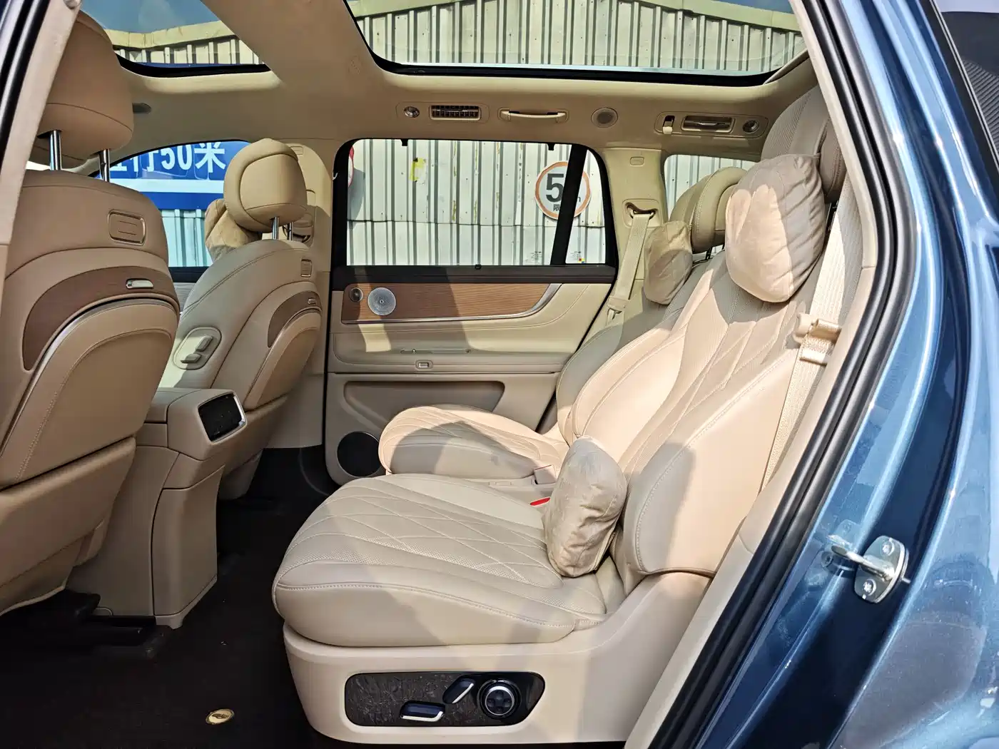 AITO Wenjie AITO M9 2024 Range Extender Max 52kWh 6-seater фото 8