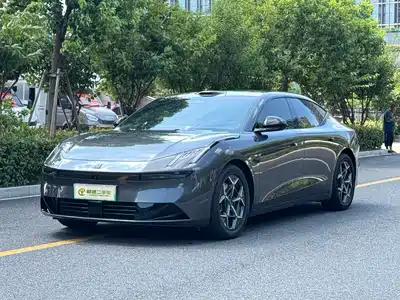 Lynk & Co 10