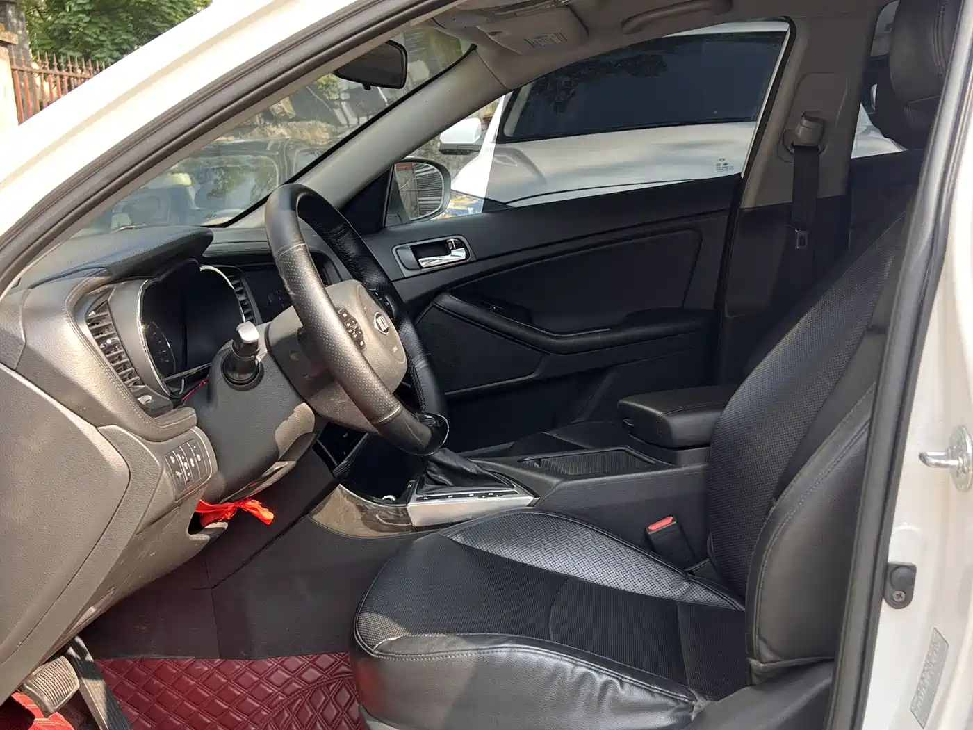 Kia K5 2014 2.0L Automatic LUXURY фото 3