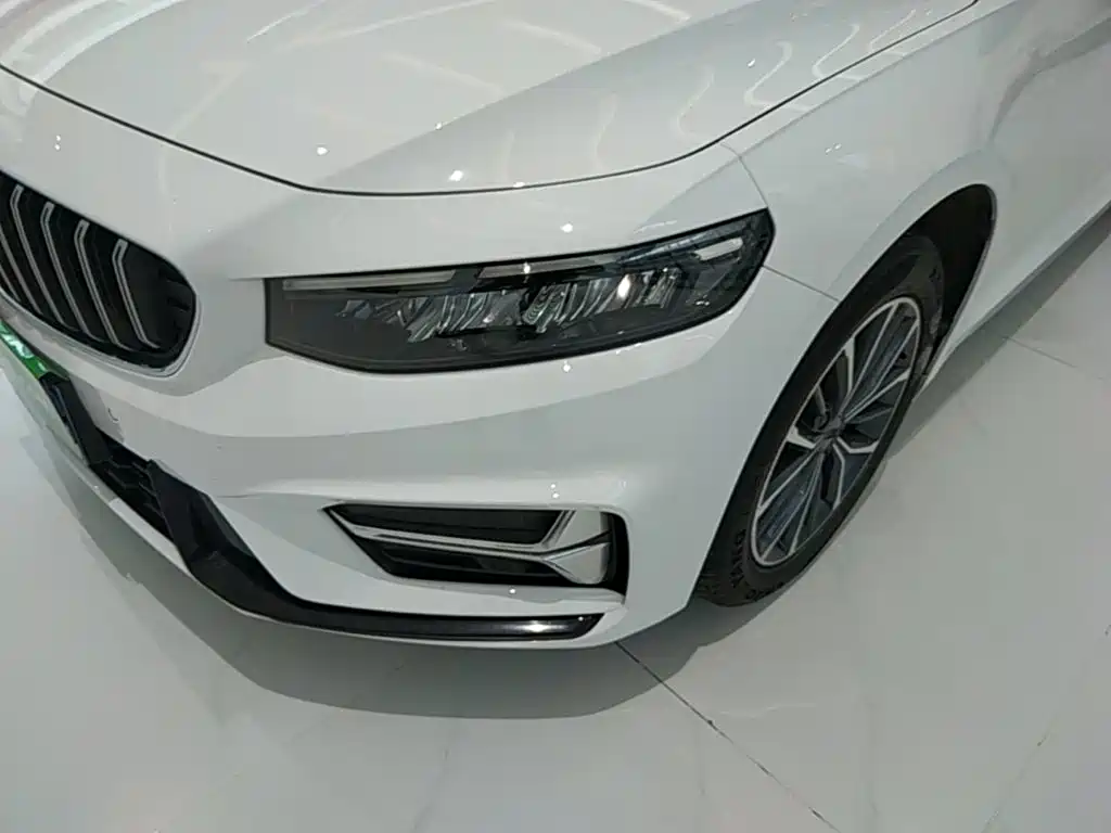 صورة 24 - Geely Preface