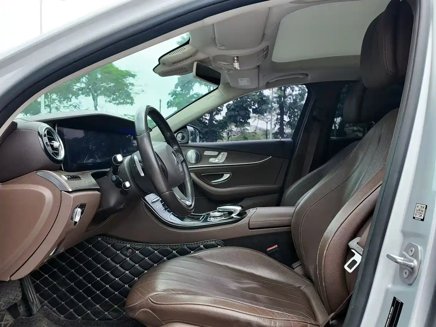 Mercedes-Benz E-Class 2017 Model E 320 L 4MATIC фото 3