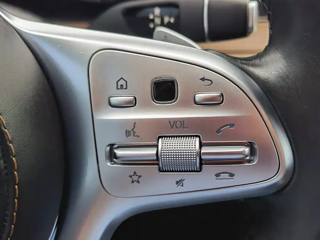 Фото 37 - Mercedes-Benz S-Class