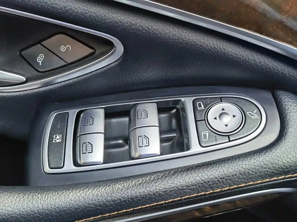 Фото 42 - Mercedes-Benz S-Class