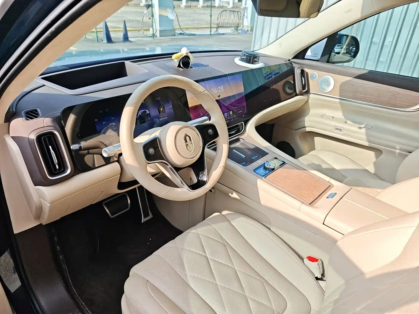 AITO Wenjie AITO M9 2024 Range Extender Max 52kWh 6-seater фото 16